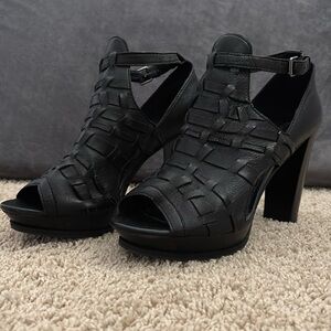 HALLHUBER BLACK LEATHER HEELS